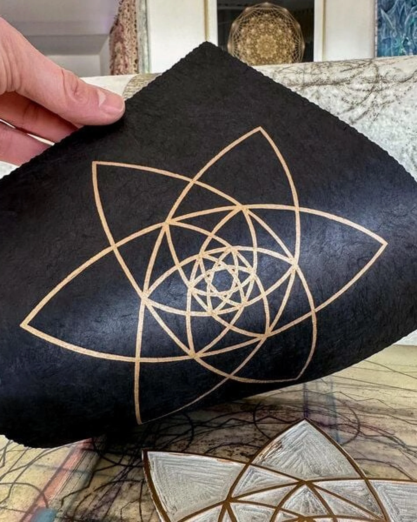 Veskor Cassiopeia BLÜTEN DER LIEBE Heilige Geometrie Linoldruck – Ansicht 4