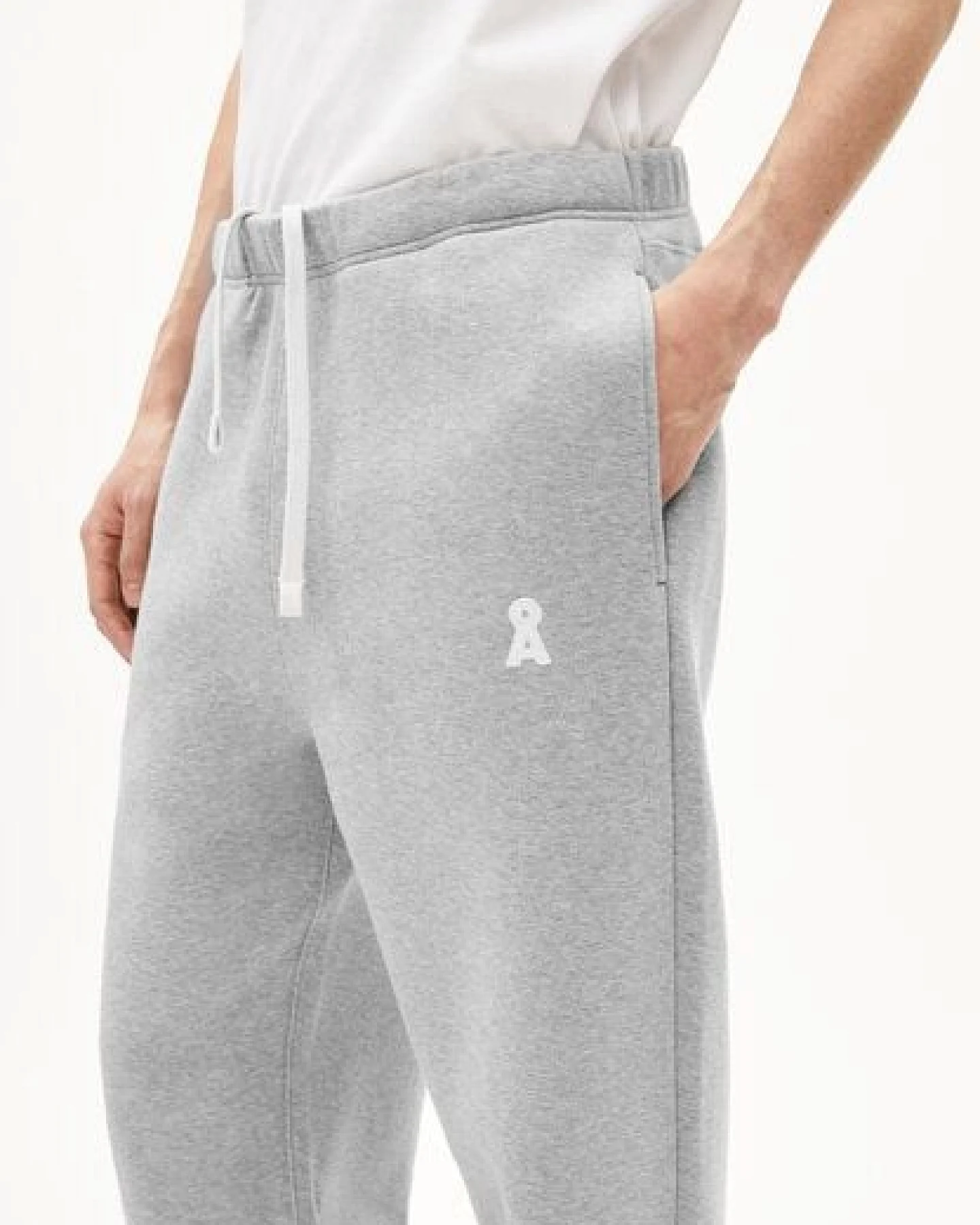 ARMEDANGELS ICONIC Å BAASTI MELANGE Herren Sweathose aus Bio-Baumwolle – Ansicht 3