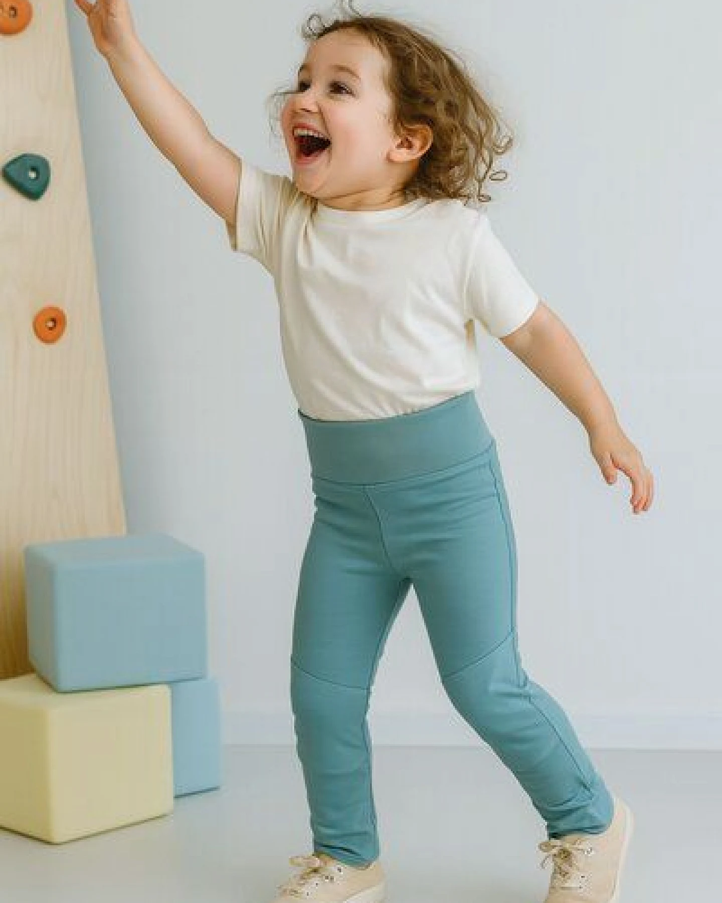 Babbily Sport Leggings aus GOTS-Bio-Baumwolle – verstärkte Knie & weiter Komfortbund, nachhaltige EU-Produktion – Ansicht 4
