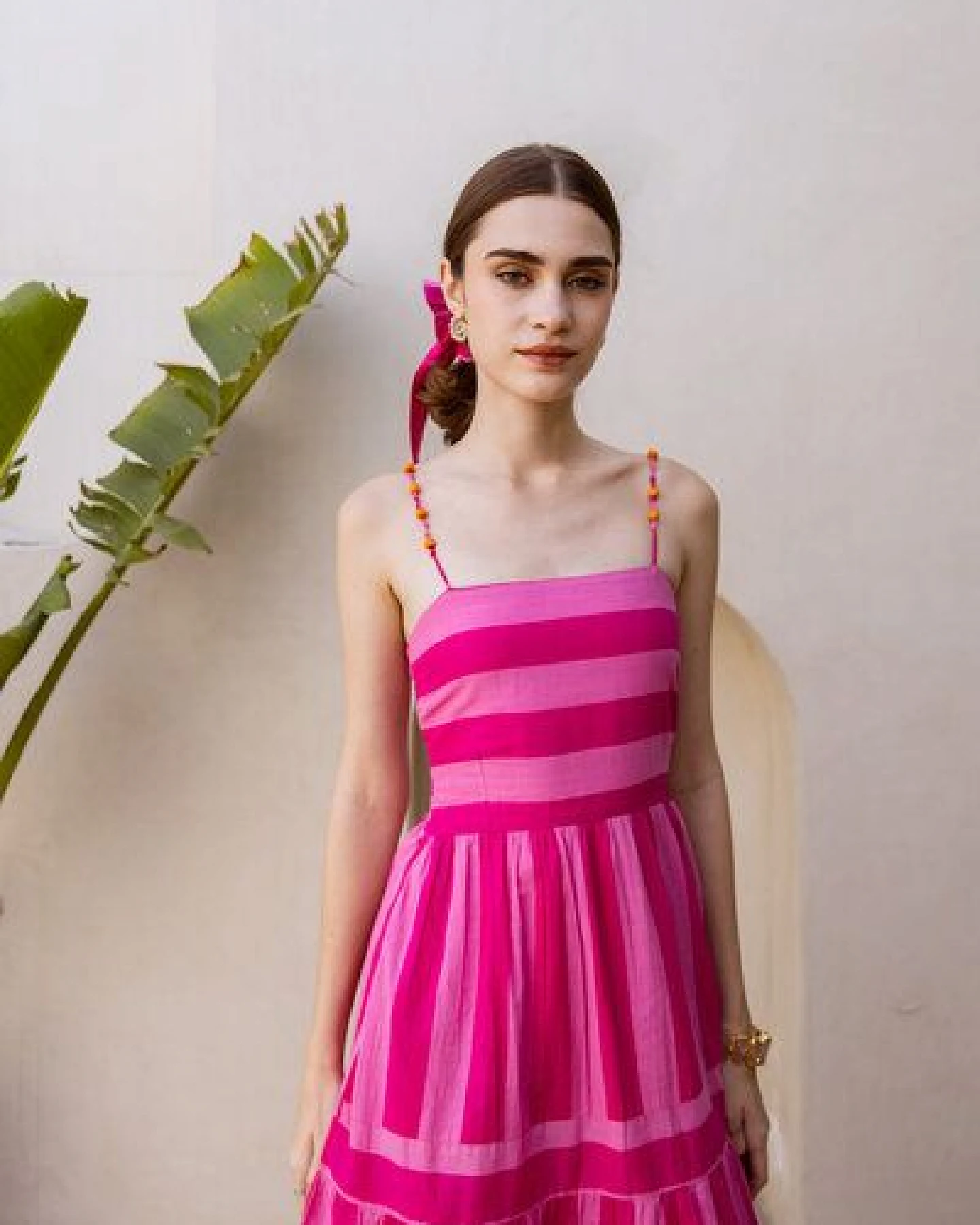 Haus of Namaste Midikleid 'Gulaal' aus Bio-Baumwolle – Rosa handbedruckt, gefüttert & mit Taschen – Ansicht 2