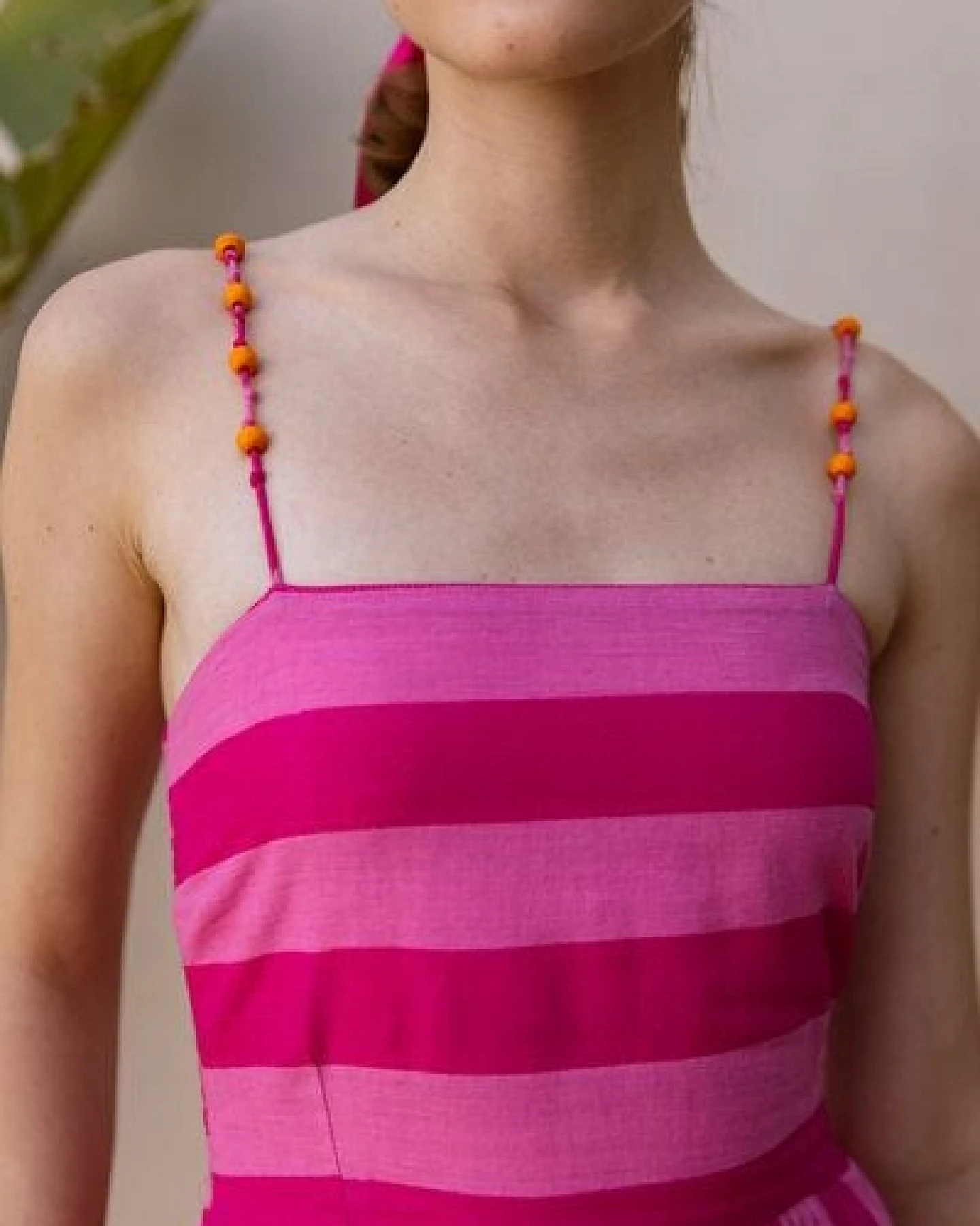 Haus of Namaste Midikleid 'Gulaal' aus Bio-Baumwolle – Rosa handbedruckt, gefüttert & mit Taschen – Ansicht 4