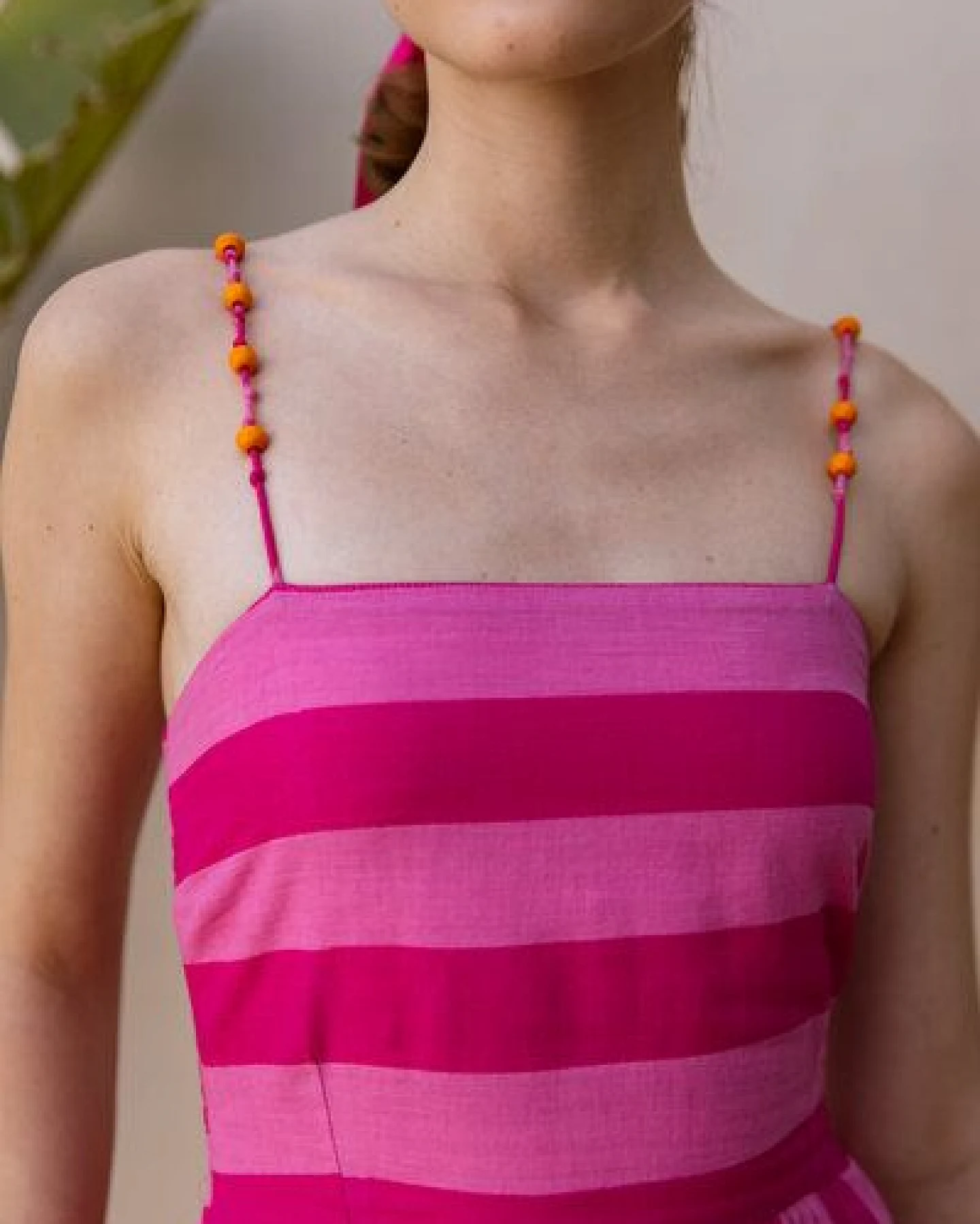 Haus of Namaste Midikleid 'Gulaal' aus Bio-Baumwolle – Rosa handbedruckt, gefüttert & mit Taschen – Ansicht 4