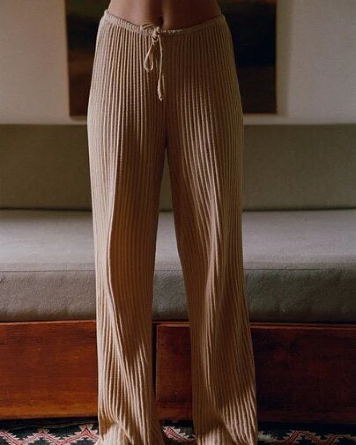 Nénés Hose Emilie