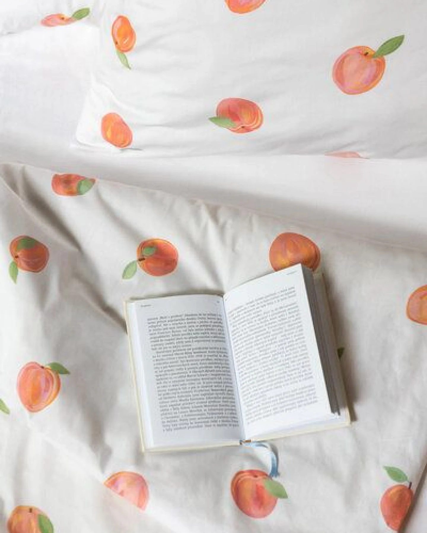 Lesen - Design-Bettwäsche Nachhaltiges Bettwäsche-Set aus 100% Popeline - Aprikosen – Ansicht 3