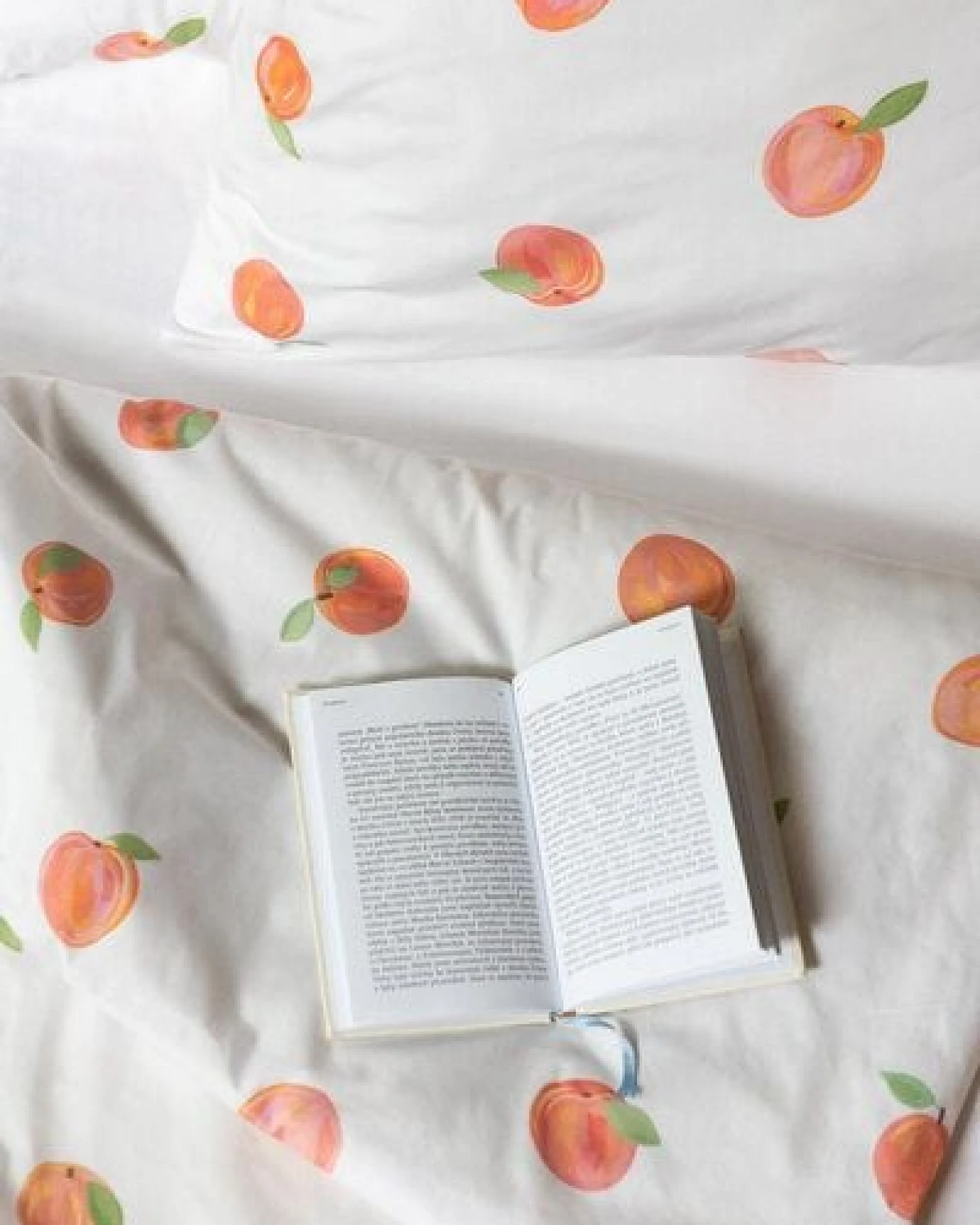Lesen - Design-Bettwäsche Nachhaltiges Bettwäsche-Set aus 100% Popeline - Aprikosen – Ansicht 3