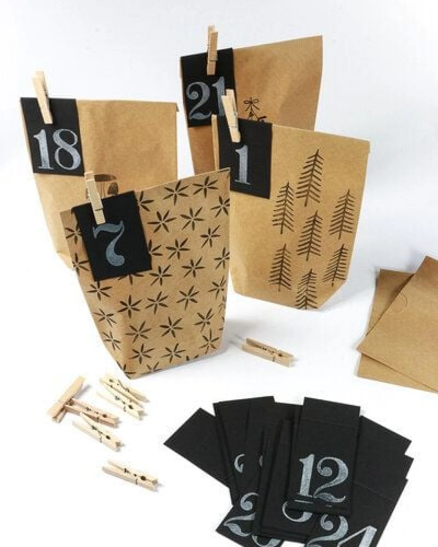 STUDIO KARAMELO Adventskalenderzahlen Anhänger aus Kraftpapier – Ansicht 3