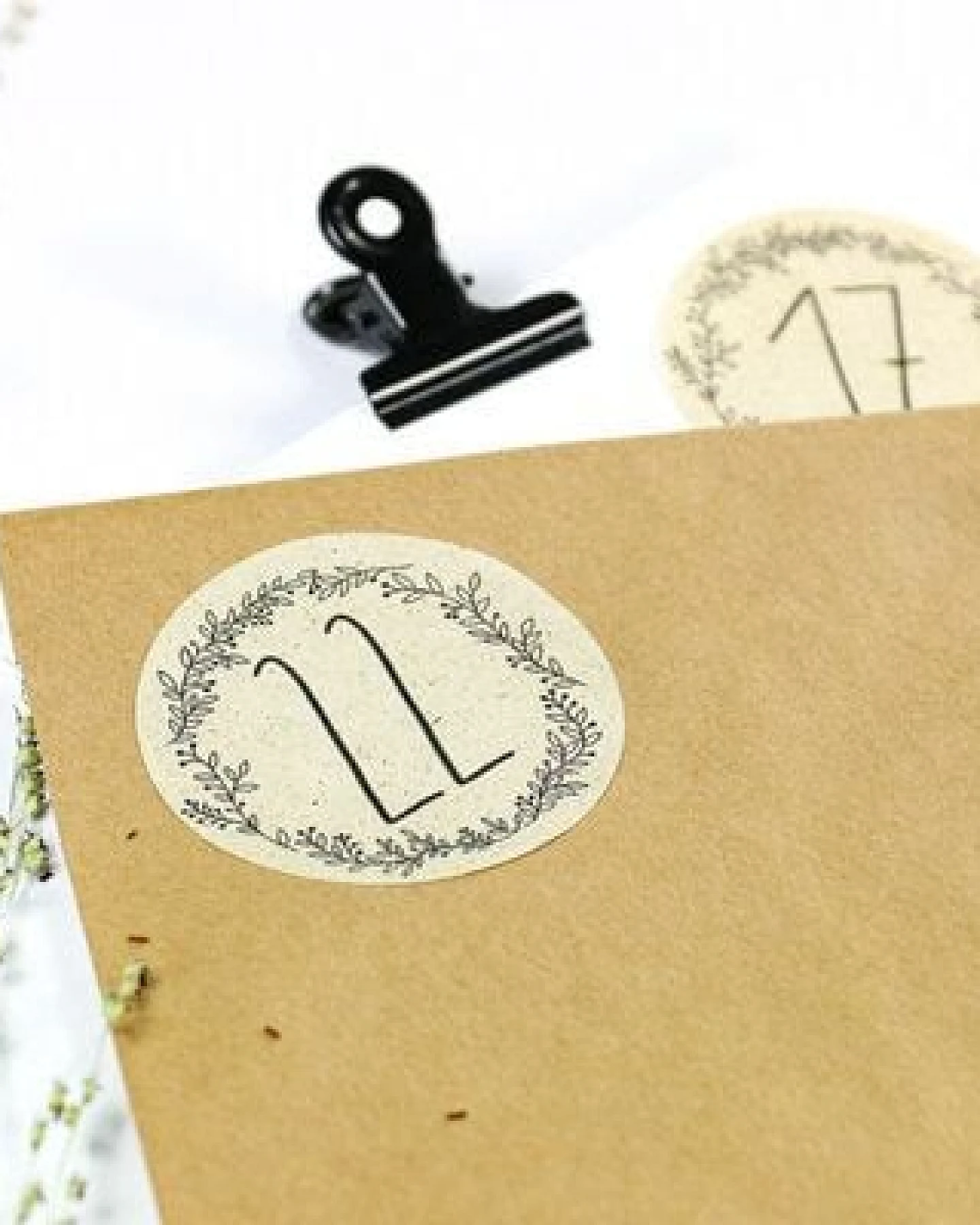 STUDIO KARAMELO Adventskalender Zahlen mit Ranken zum Aufkleben – Ansicht 4