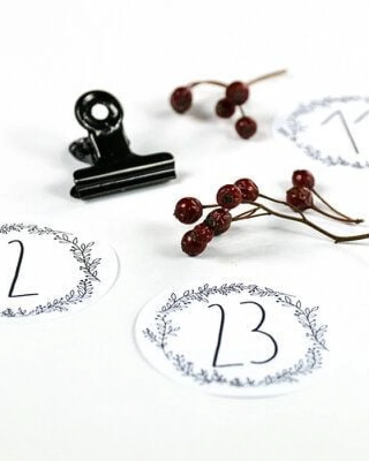 STUDIO KARAMELO Adventskalender Zahlen mit Ranken zum Aufkleben