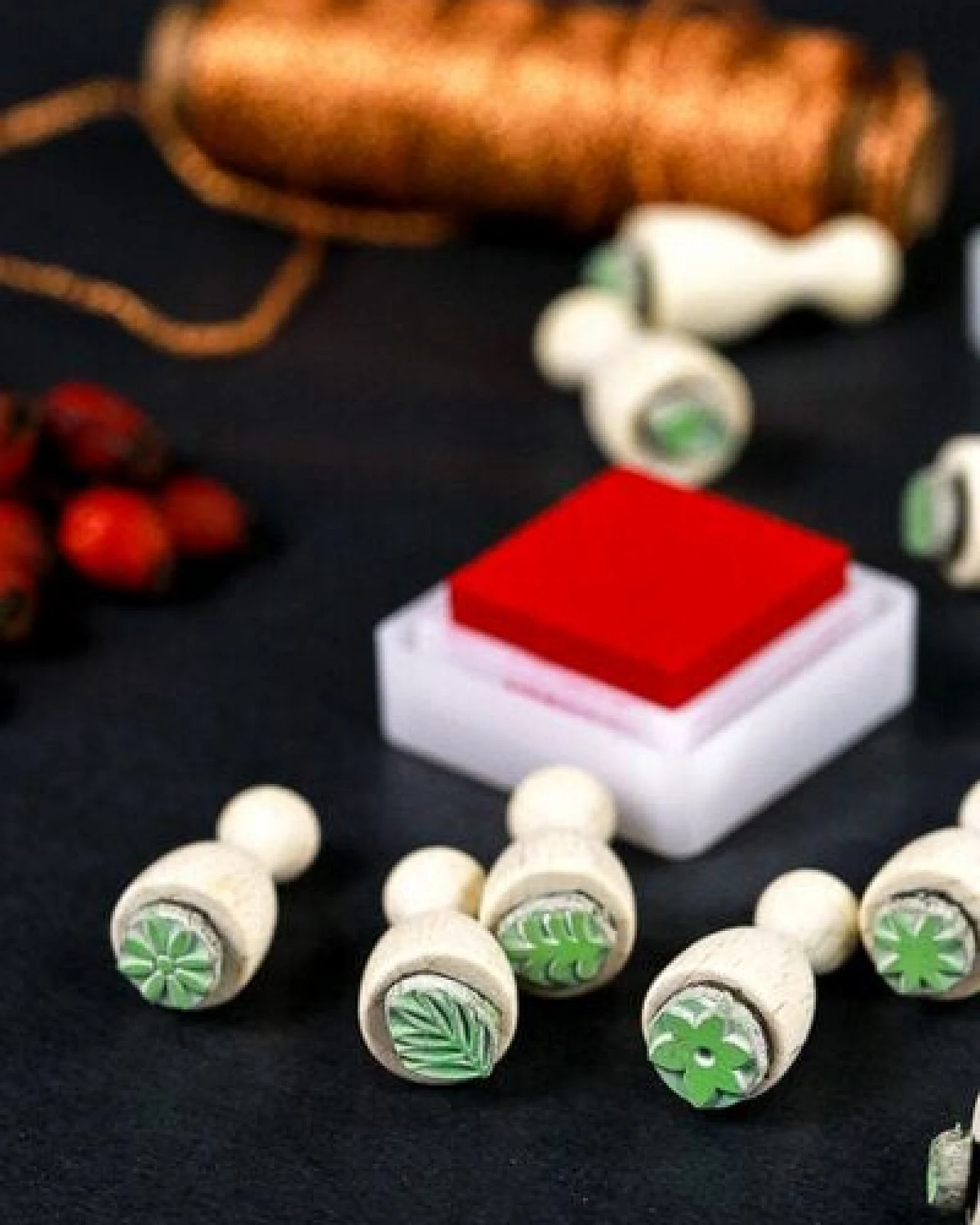 STUDIO KARAMELO HAPPY ADVENT Weihnachts-Stempel Set mit Stempelkissen – Ansicht 4