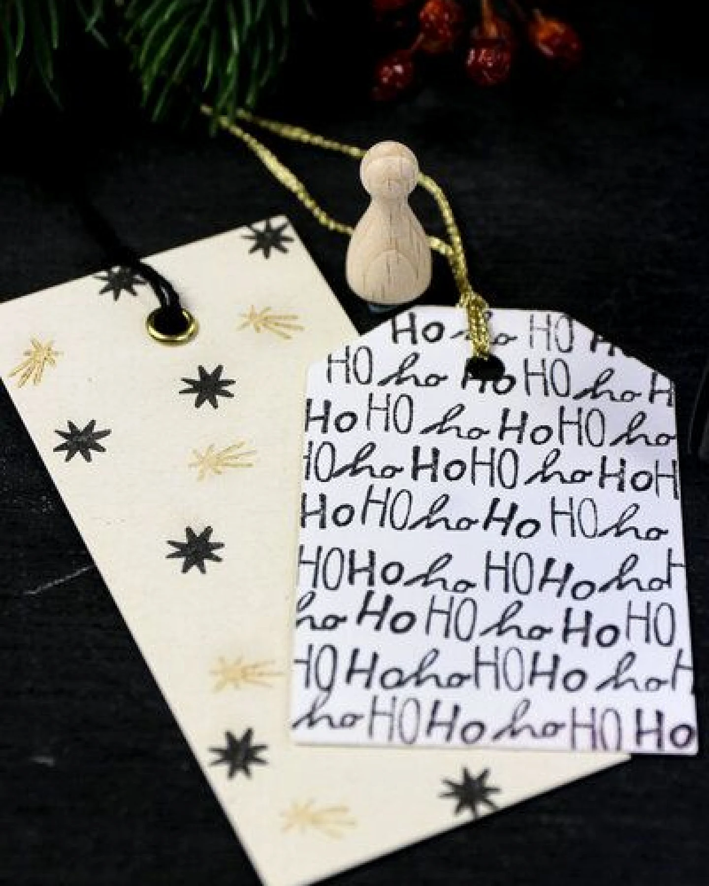 STUDIO KARAMELO HAPPY ADVENT – Adventskalender Stempelset mit 24 Ministempeln & Stempelkissen Gold & Silber – Ansicht 4
