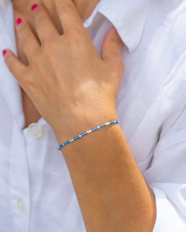juni Blaues Perlenarmband "Wave"