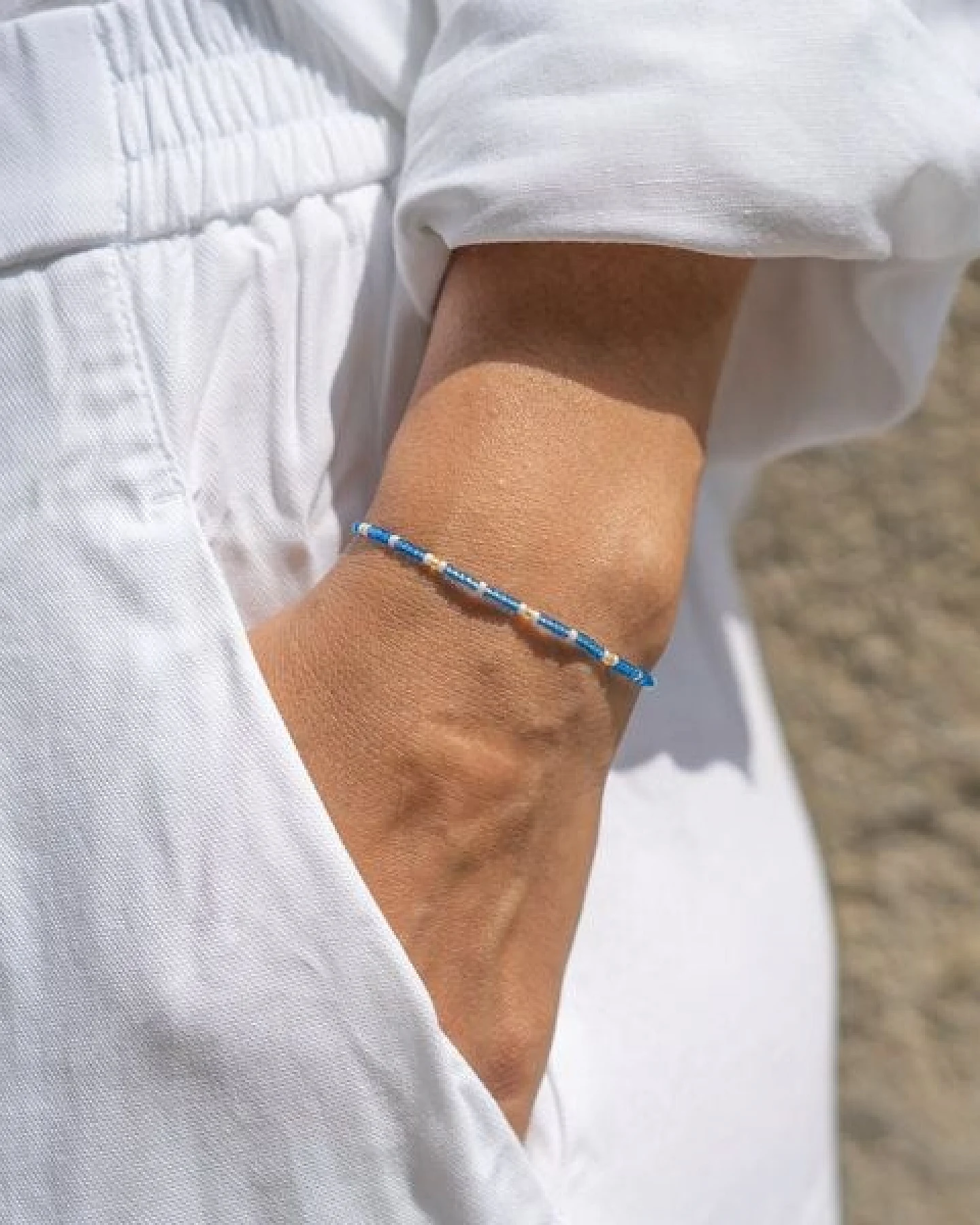 juni Blaues Perlenarmband "Wave" – Ansicht 4