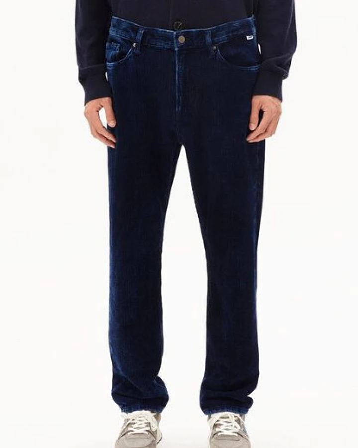 Produktseite: ARMEDANGELS MAAKX INDIGO CORD Herren Cordhose aus Bio-Baumwolle