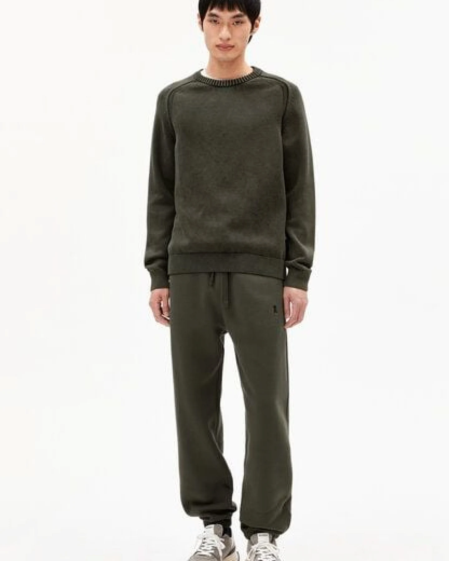 ARMEDANGELS VAANJO GMT DYE Herren Pullover aus Bio-Baumwolle – Ansicht 4