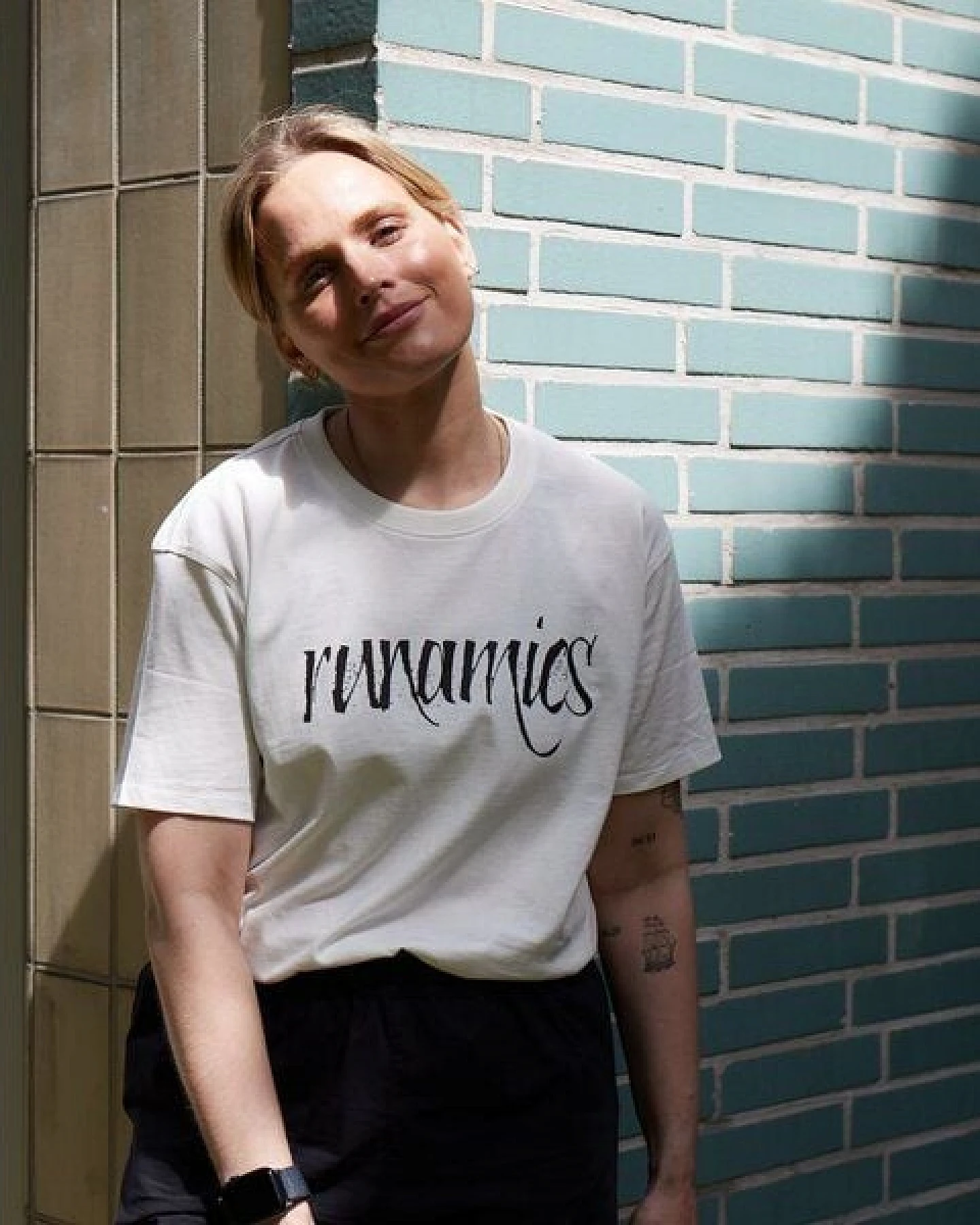 runamics Calligraphy T-Shirt, regenerative Baumwolle, unisex – Ansicht 4