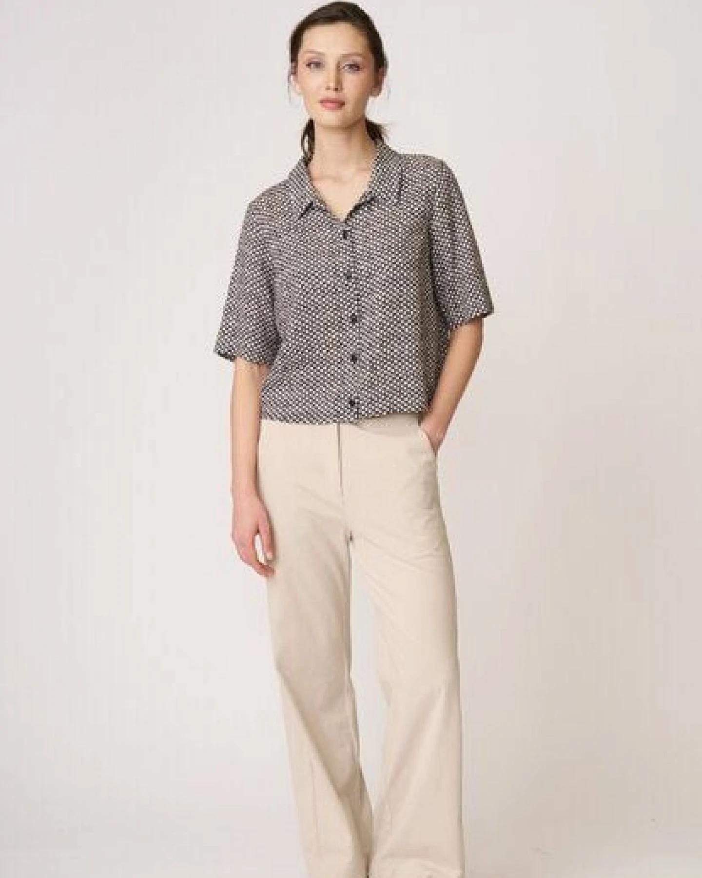 LANA Organic Luftige Damenbluse aus Viskose, Modell Alexia – Ansicht 2