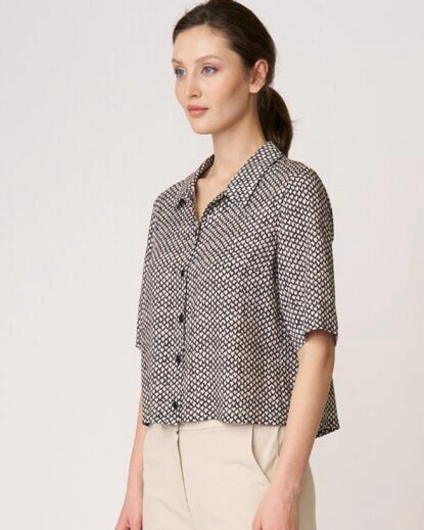 LANA Organic Luftige Damenbluse aus Viskose, Modell Alexia – Ansicht 3