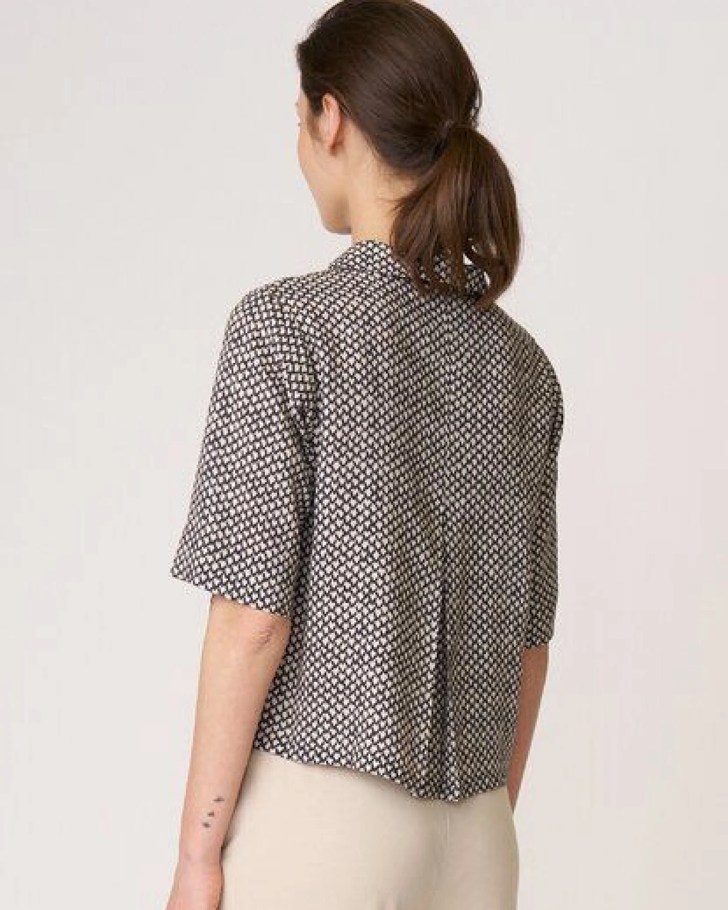LANA Organic Luftige Damenbluse aus Viskose, Modell Alexia – Ansicht 4