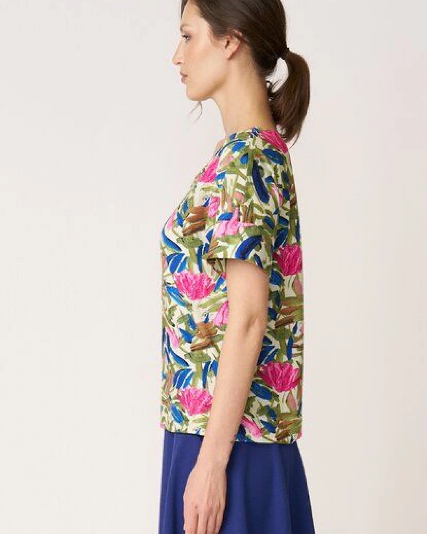LANA Organic Blumenshirt aus Bio Baumwolle, Modell Sarah – Ansicht 3