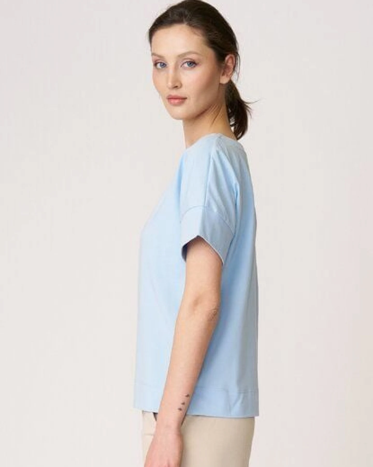 LANA Organic Basic Shirt aus Bio Baumwolle, Modell Sarah – Ansicht 3