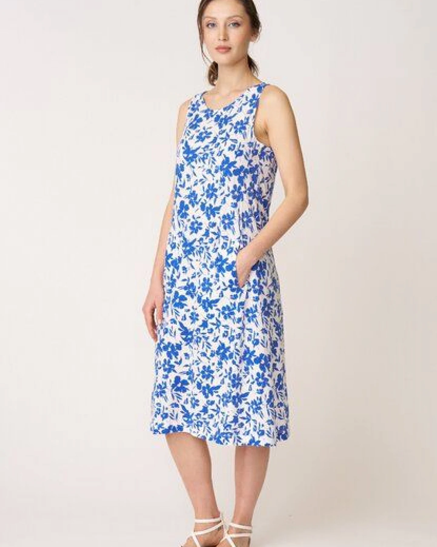LANA Organic Sommerkleid mit Blumen, Modell Daphne – Ansicht 2