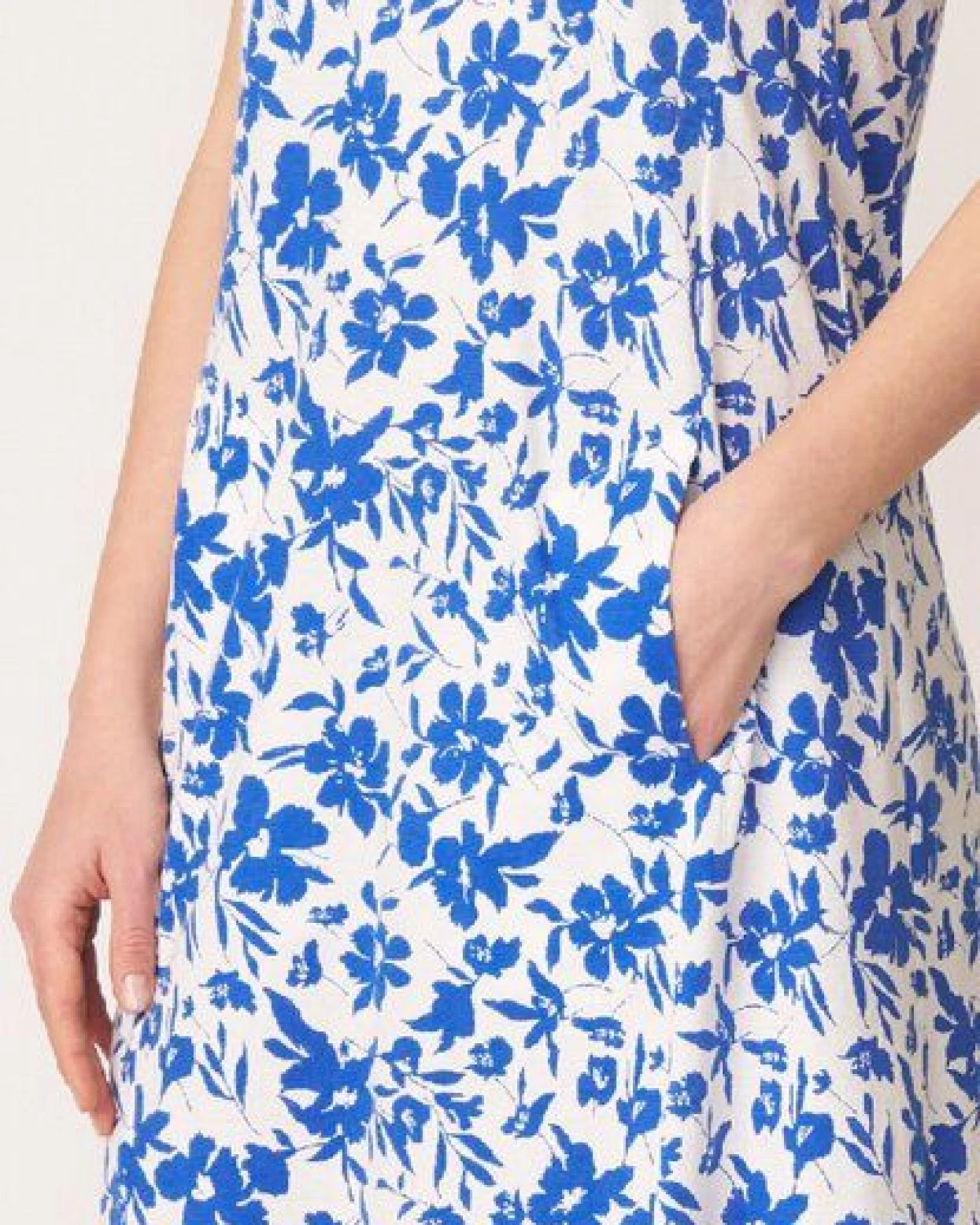LANA Organic Sommerkleid mit Blumen, Modell Daphne – Ansicht 3