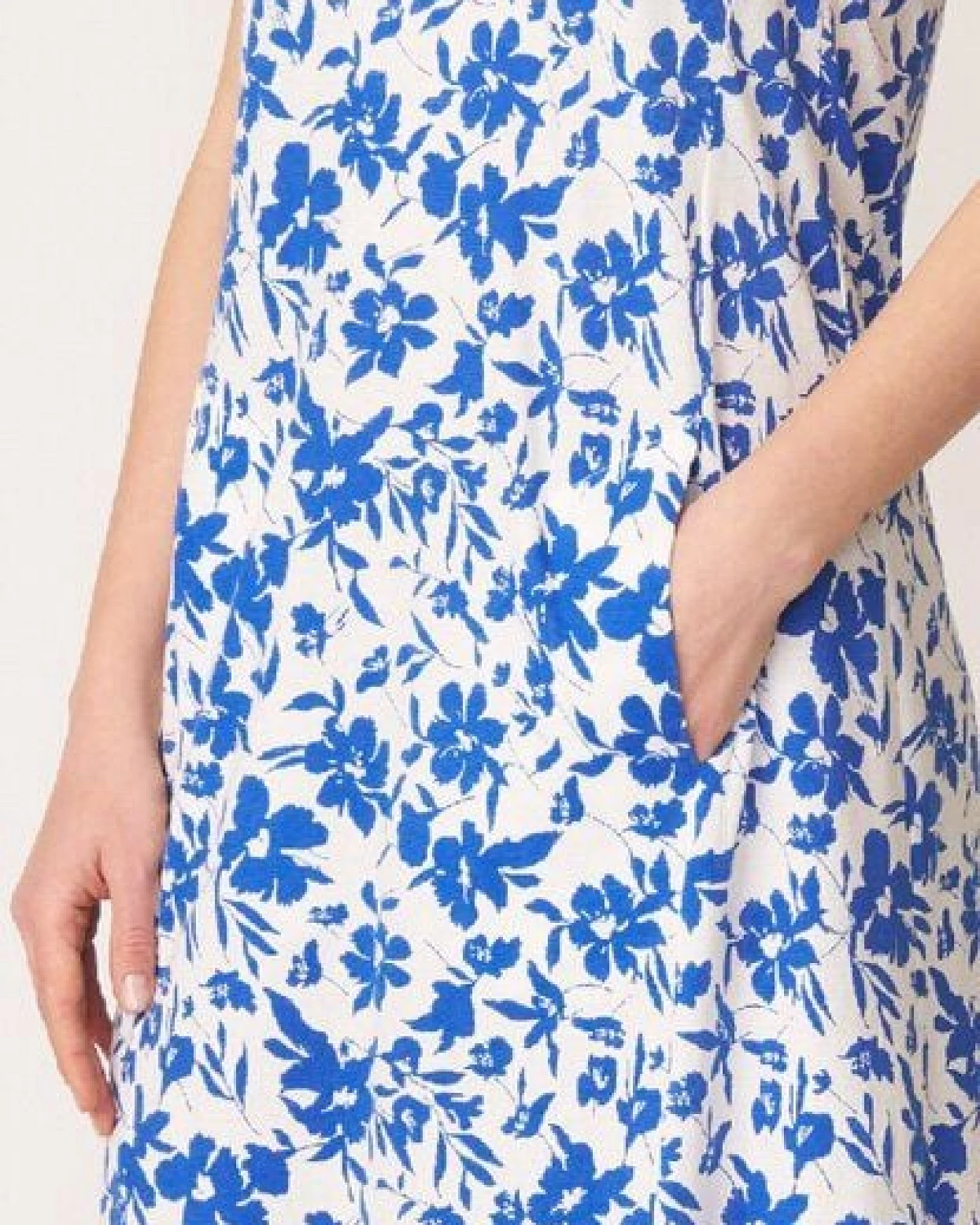 LANA Organic Sommerkleid mit Blumen, Modell Daphne – Ansicht 3