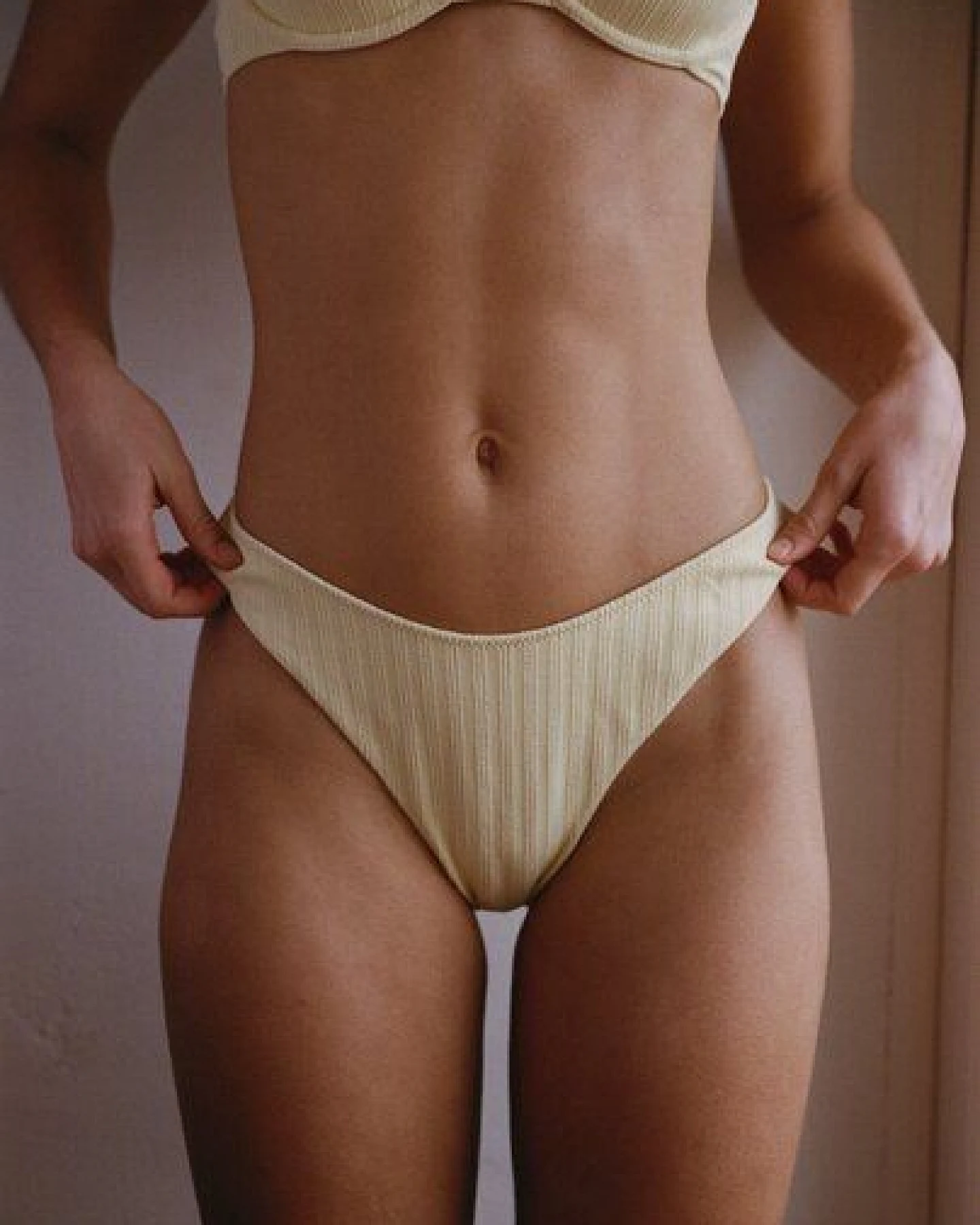 Nénés Tanga Agathe – Ansicht 2