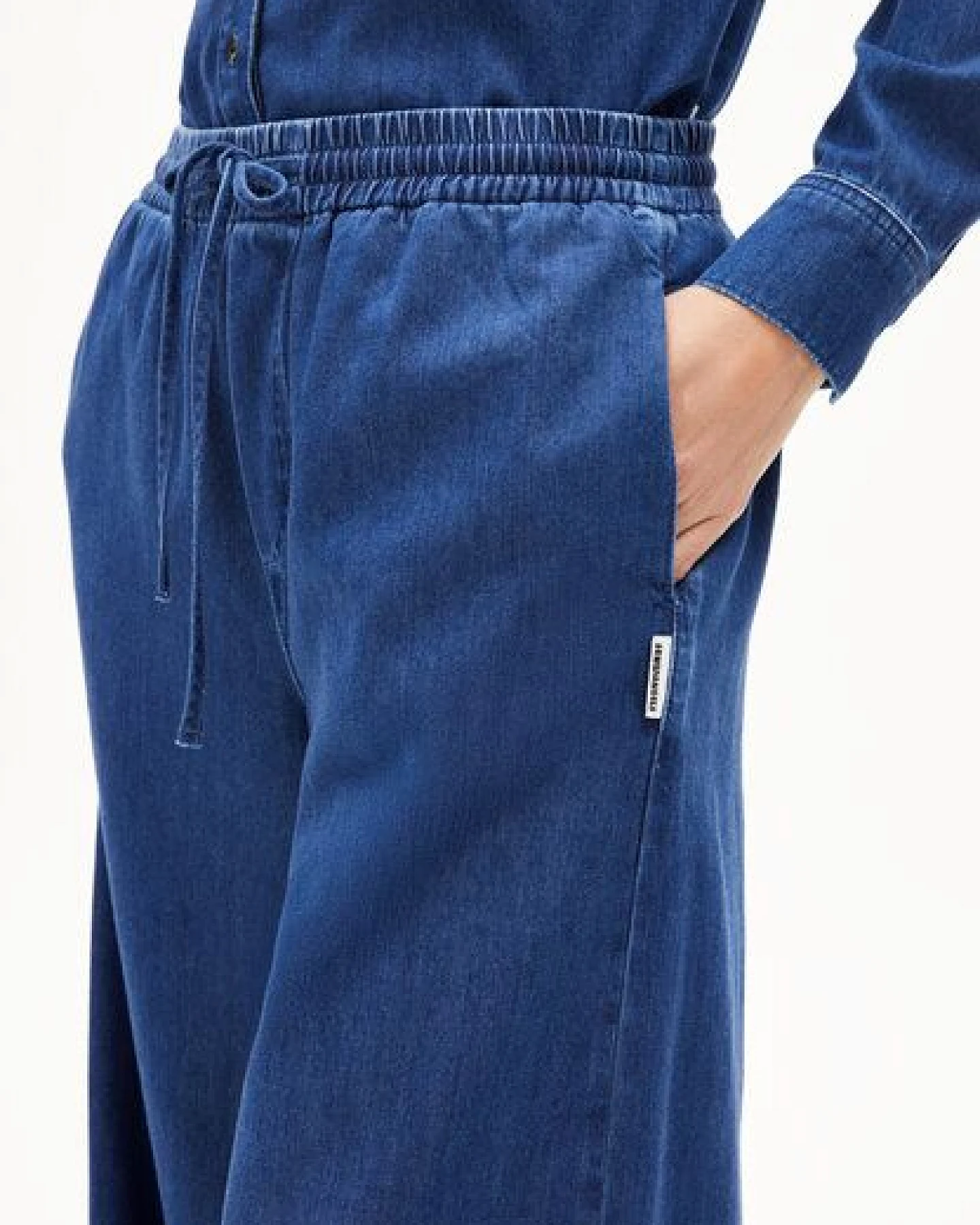 ARMEDANGELS KELAANI Damen Webhose aus Bio-Baumwoll Mix – Ansicht 3