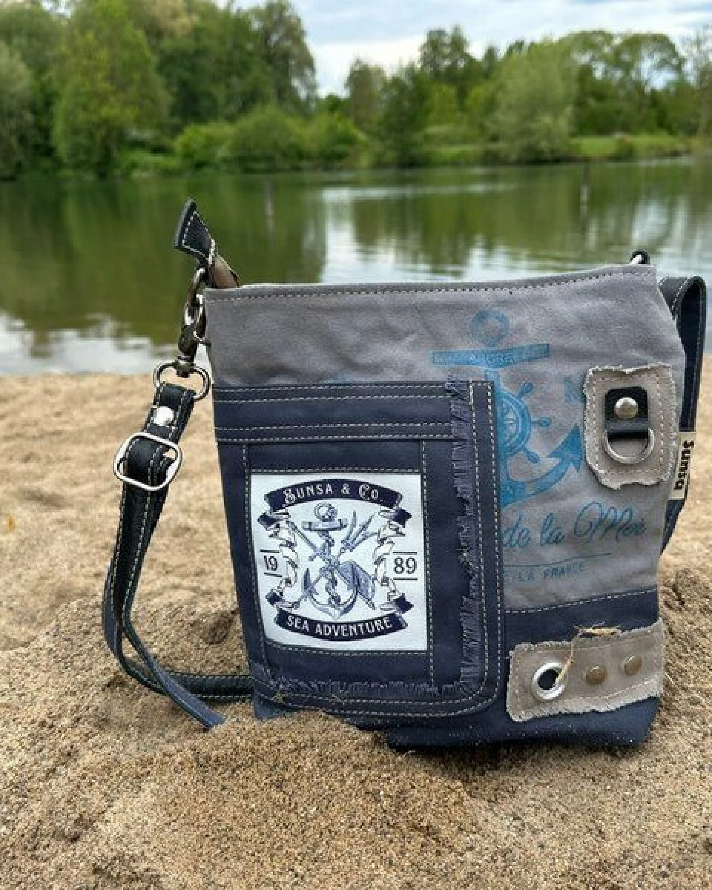 Sunsa Maritim Umhängetasche. Blaue Crossover Tasche. Schultertasche – Ansicht 2