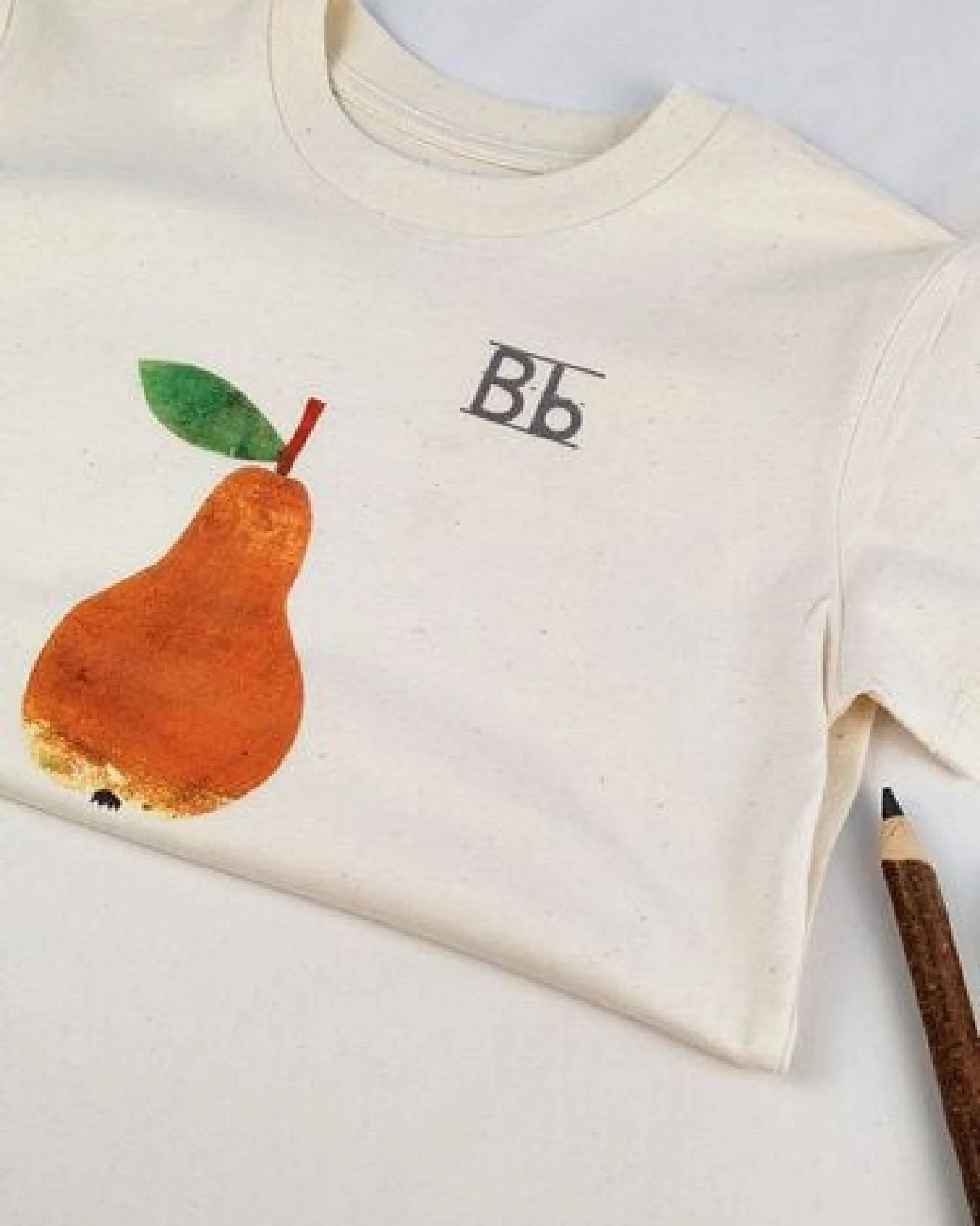 Meladi Kinder Shirt aus Biobaumwolle - Birne auf Natural Raw – Ansicht 3