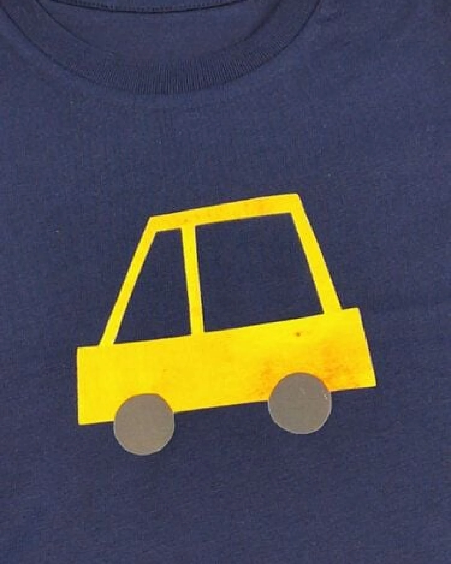 Meladi Kinder Baby-Shirt aus Biobaumwolle - Gelbes Auto auf Navy Blau – Ansicht 3