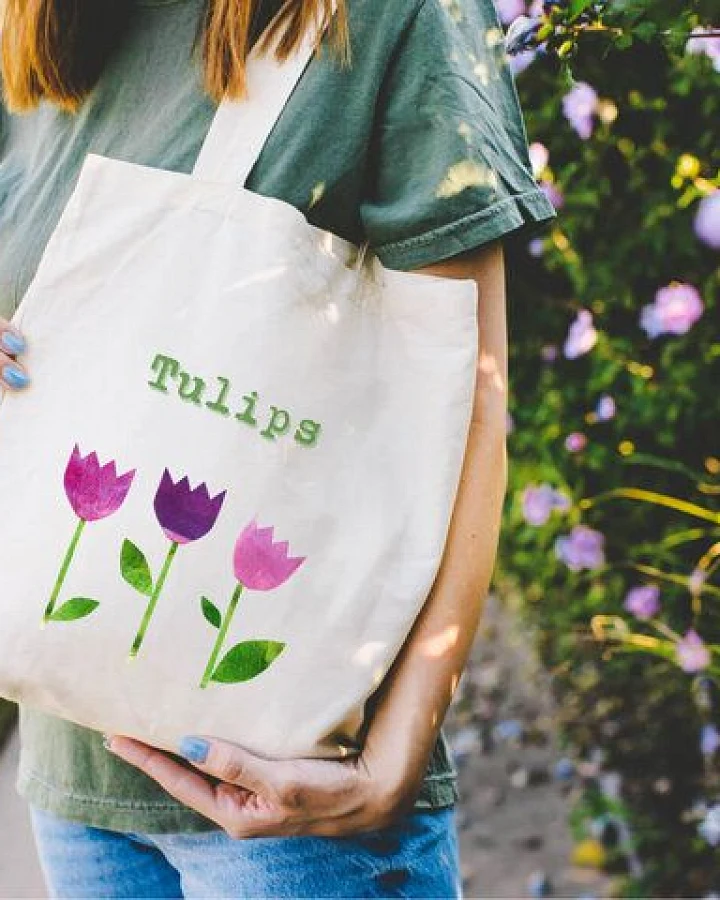 MELAdi Tragetasche / Tote Bag aus Biobaumwolle - Tulpen auf Naturweiß
