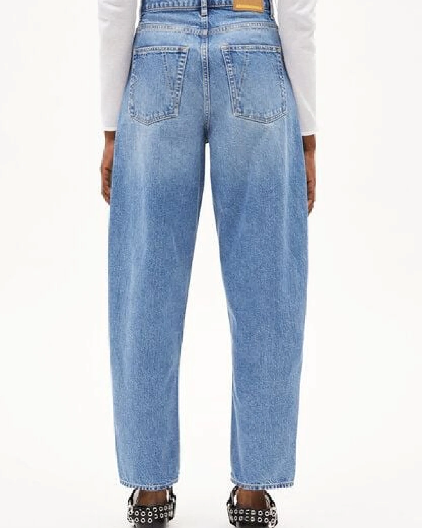 ARMEDANGELS BAARELL Damen Barrel Jeans recycelte Baumwolle – Ansicht 2