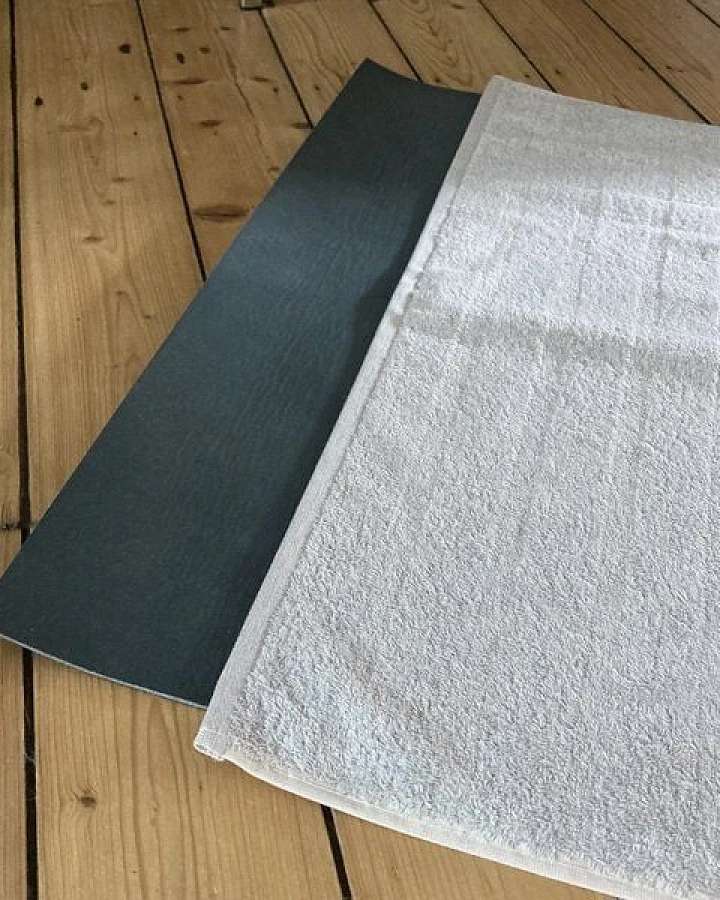 mio eco Hochwertiges Yoga Handtuch aus Retoure-Handtüchern zero waste
