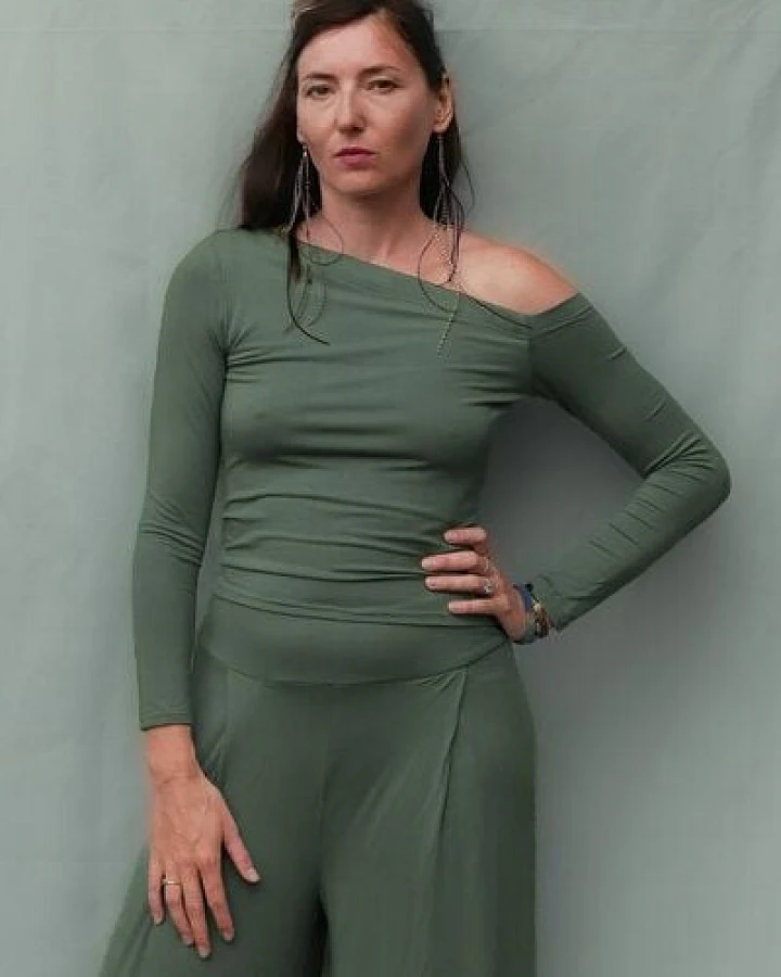 10 BODIES Asymmetrical Longsleeve aus Modal Tencel