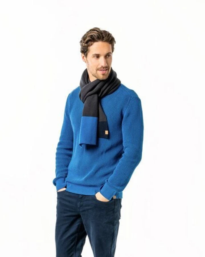 Blau