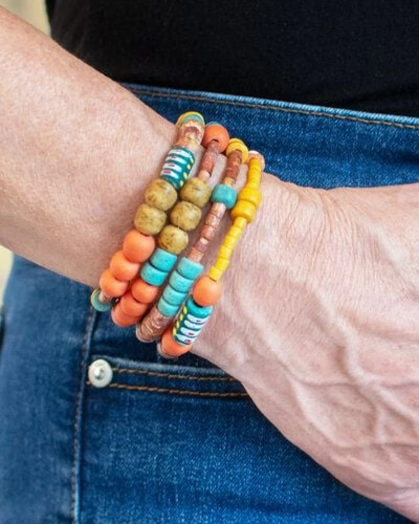 Global Mamas Upcycling - Range Glasperlen Armband - Spirale – Ansicht 4