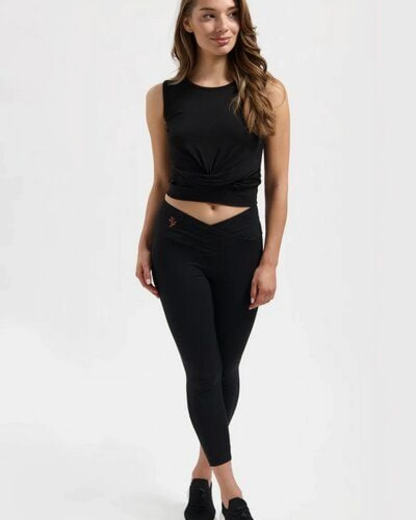 Urban Goddess Veyra Knot Yoga Tank – Ansicht 4