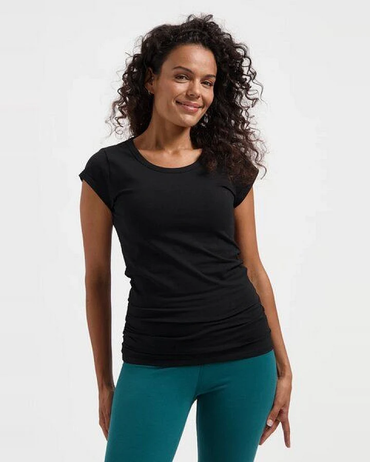Urban Goddess Zefira Yoga Tee