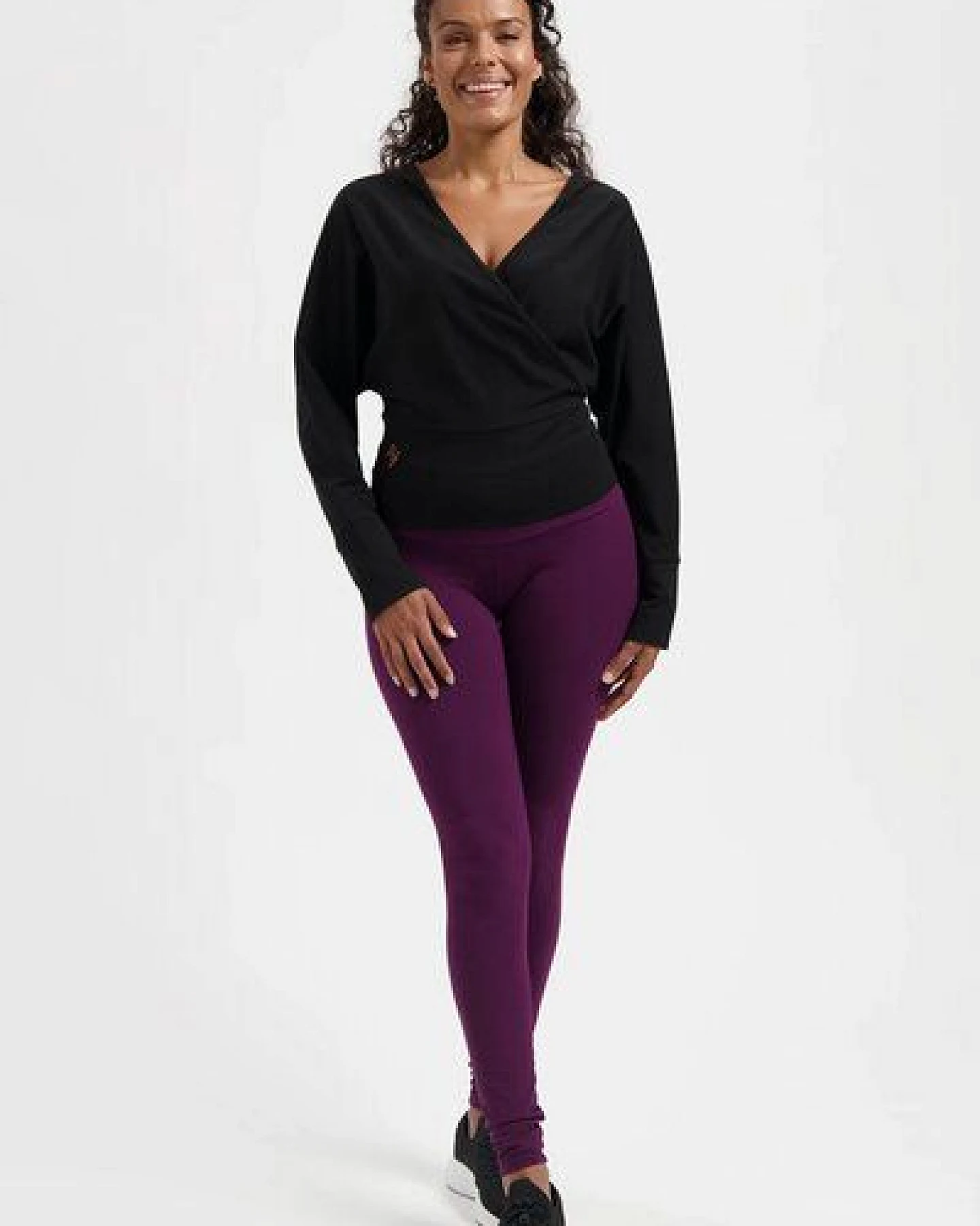 Urban Goddess Ala Yoga Longsleeve Wrap Top – Ansicht 4