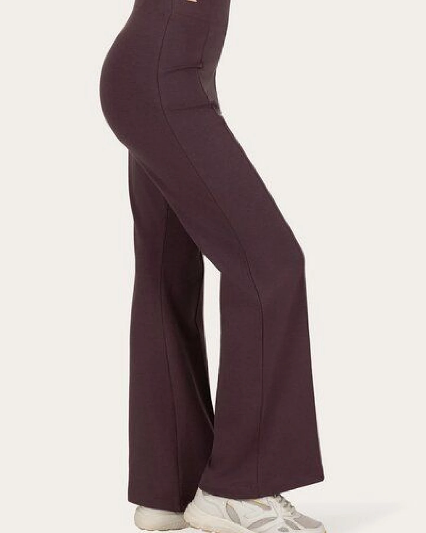 Urban Goddess Cayha Flared Yogahose – Ansicht 2