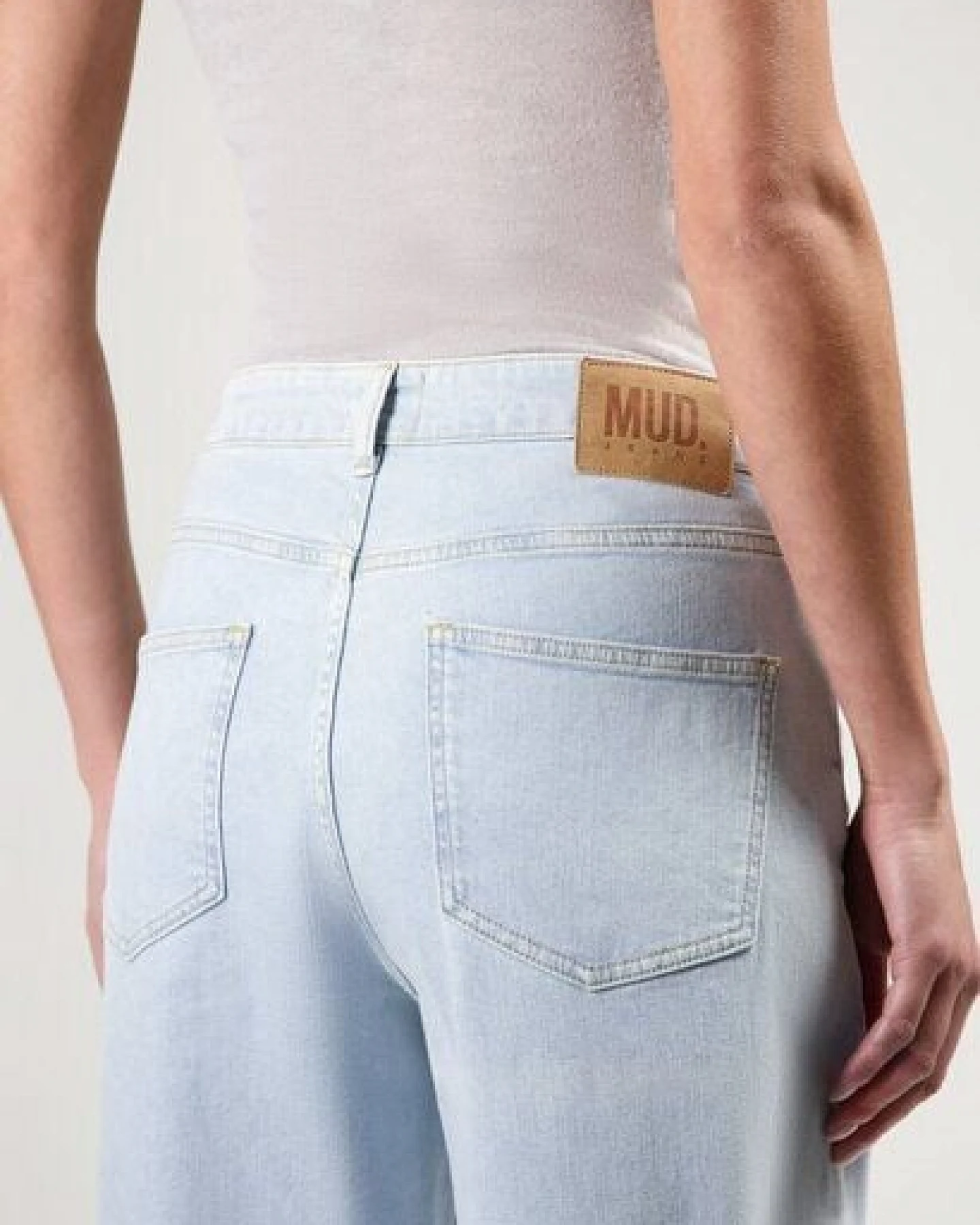 MUD Jeans MAMS Stretch High Tapered Jeans aus Baumwolle / Tencel – Ansicht 2