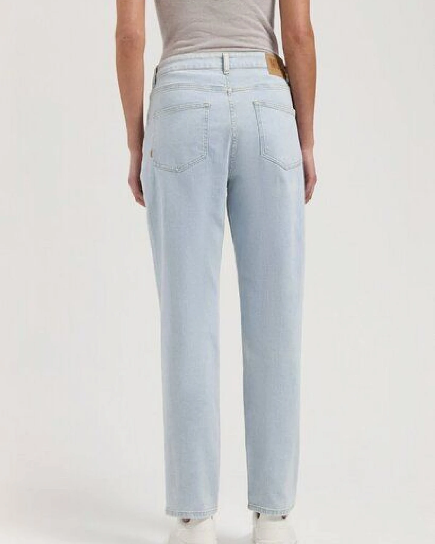 MUD Jeans MAMS Stretch High Tapered Jeans aus Baumwolle / Tencel – Ansicht 4