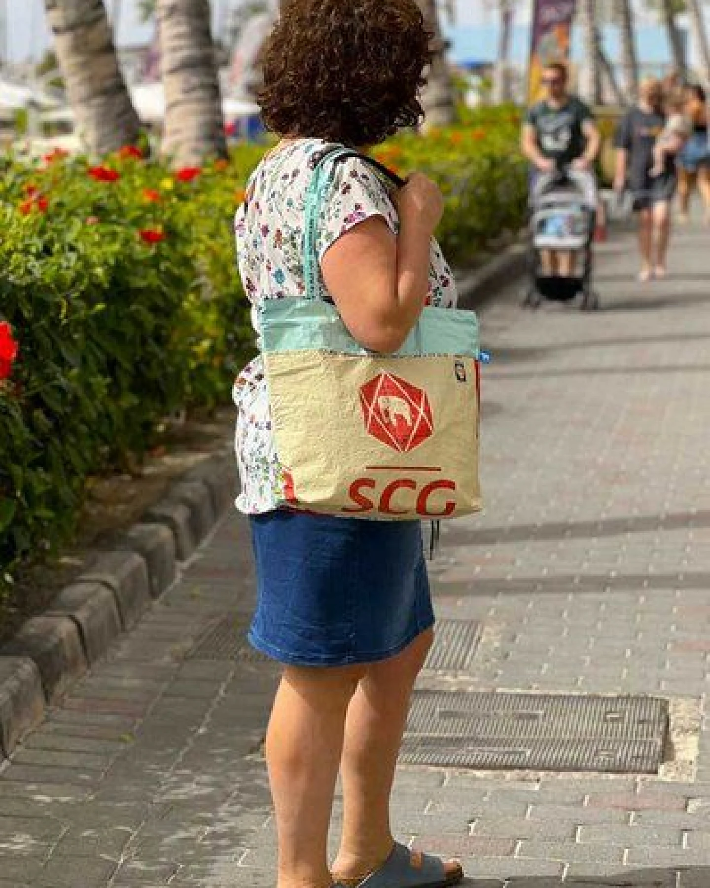 MoreThanHip Reißverschluss Shopper-Tasche aus recyceltem Reis-, Tierfutter- oder Zuckersack – Moni – Ansicht 2