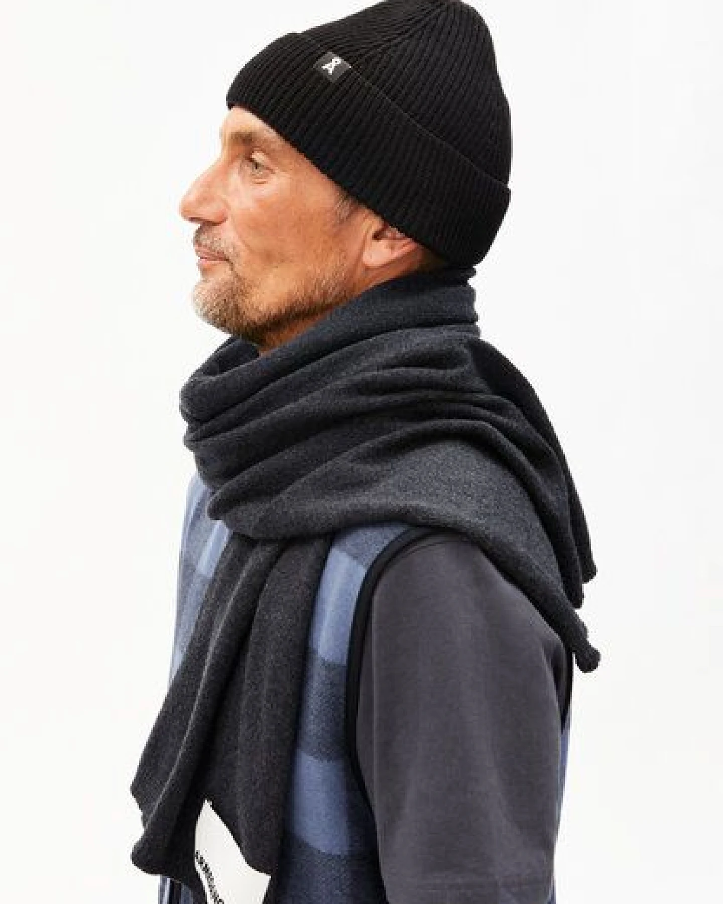 ARMEDANGELS KATARINAA Unisex Schal aus recyceltem Kashmir Mix – Ansicht 2