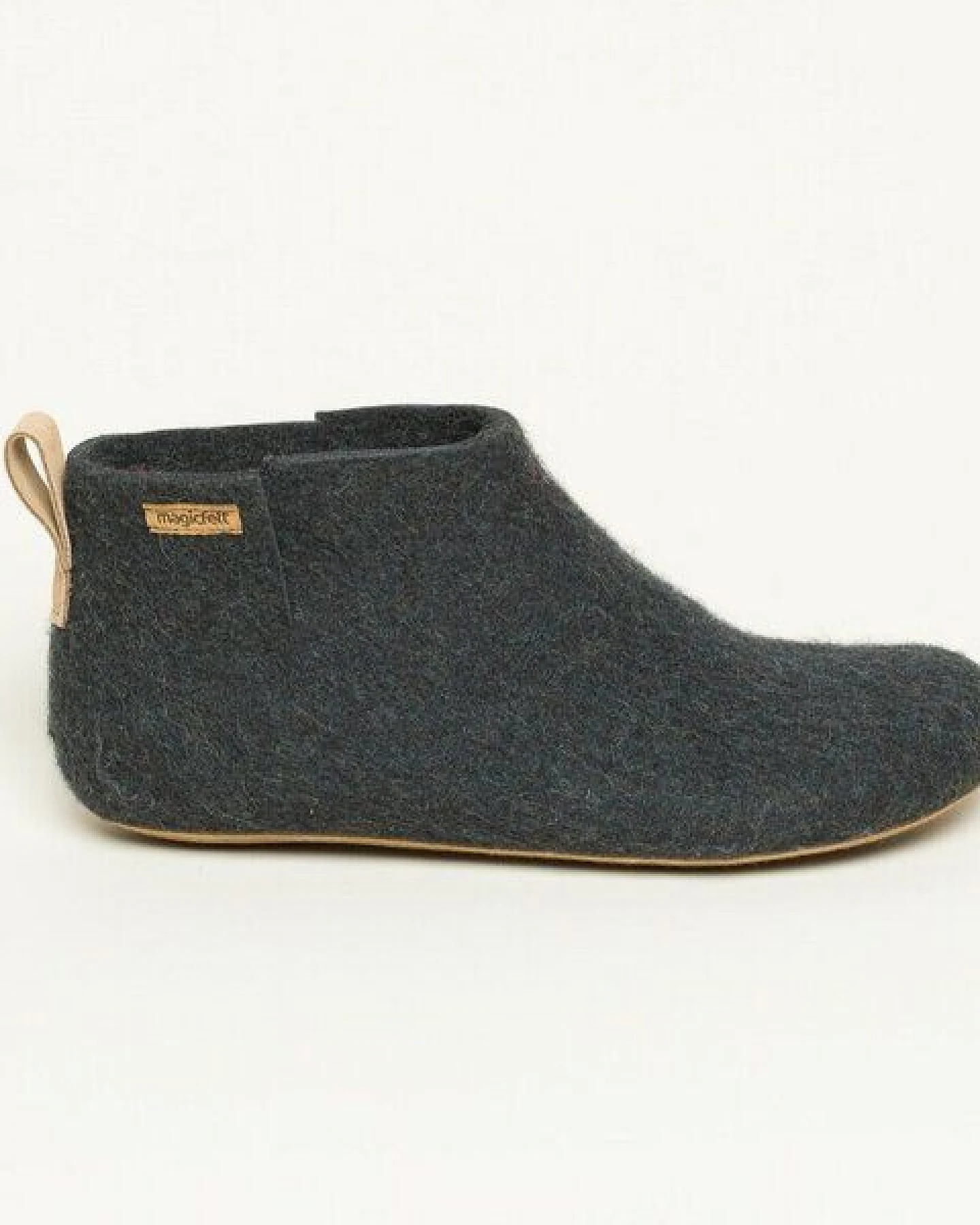 Magicfelt 743 Hüttenschuhe aus 100% Merino-Wolle - Hausschuh für Damen & Herren - Made in Tirol - Hochwertige & robuste Ledersohle – Ansicht 3