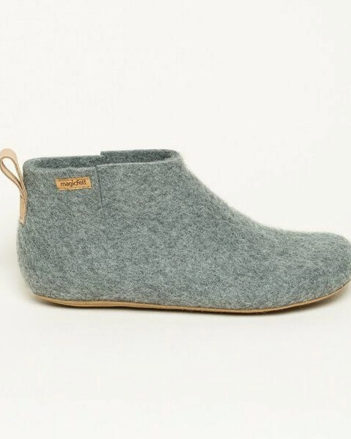 Magicfelt 743 Hüttenschuhe aus 100% Merino-Wolle - Hausschuh für Damen & Herren - Made in Tirol - Hochwertige & robuste Ledersohle – Ansicht 3