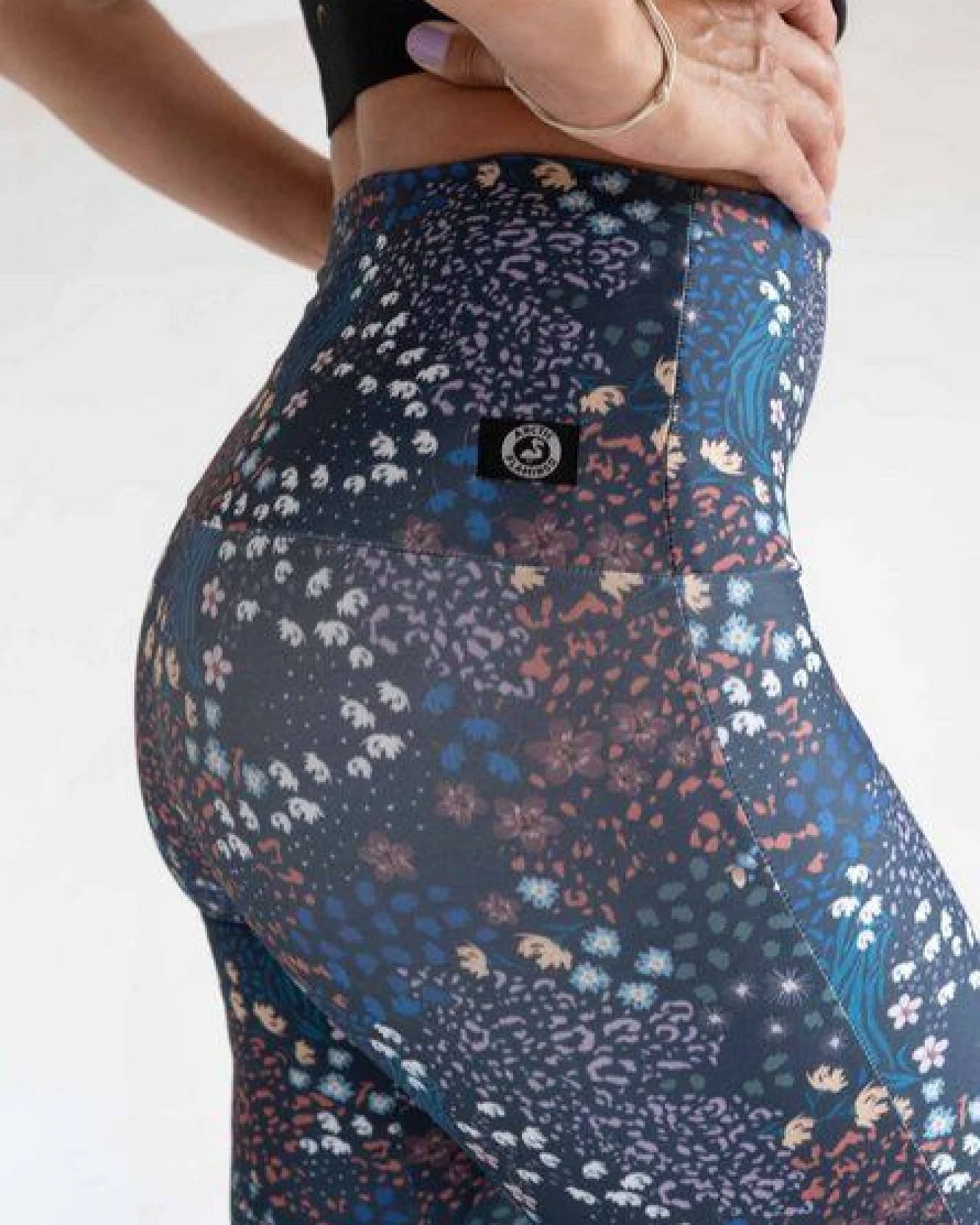Arctic Flamingo Damen Yoga Hose BLUMENBOMBE – Ansicht 2