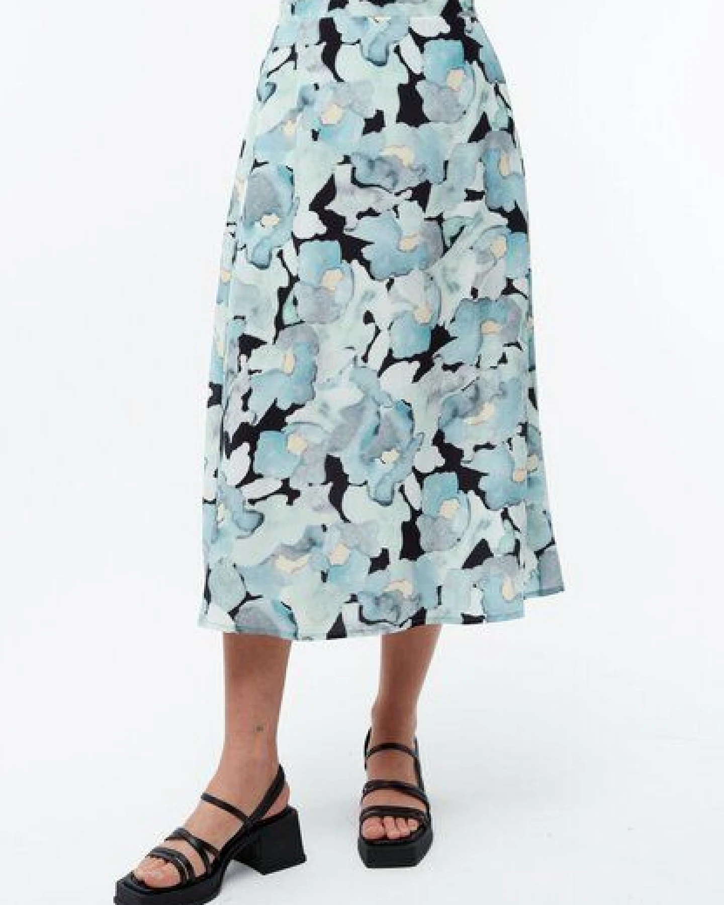 Givn Berlin Midi-Rock GBVANA aus TENCEL - Gentle Blue (Dreamy Florals) – Ansicht 2